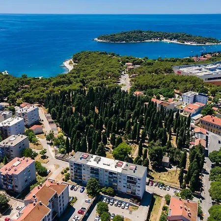 N&g New Stoja * Pula