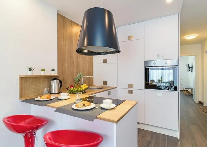 N&g New Stoja Пула